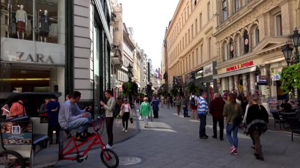 Budapeşte Vaci Utca Caddesi Macaristan Uhd Çekilmiş — Stok video