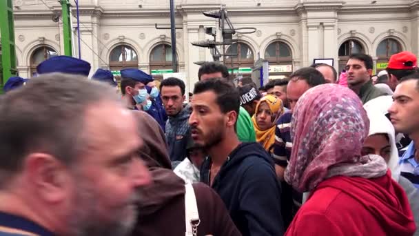 Budapest Hongrie Automne 2015 Immigrants Réfugiés Gare Budapest Peuple Syrie — Video