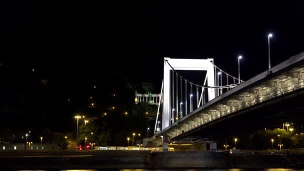 Most Nad Dunajem Budapeszcie Węgry Dobranoc Światła Strzał Uhd — Wideo stockowe