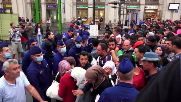 Budapest Hongrie Automne 2015 Immigrants Réfugiés Gare Budapest Peuple Syrie — Video