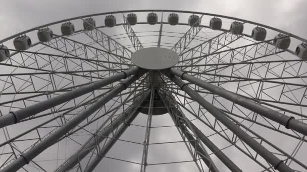 游乐园的摩天轮 拍于4K Uhd — 图库视频影像