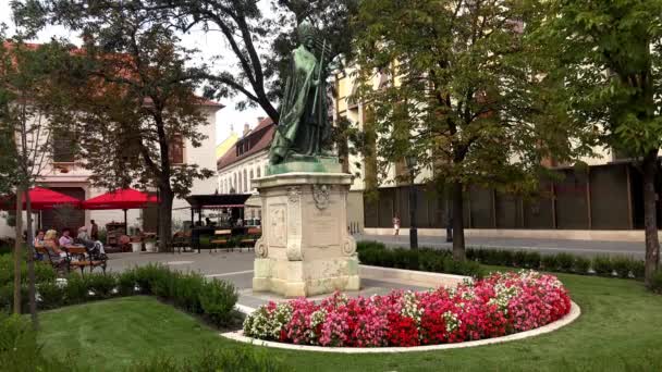 Monumento Una Escultura Budapest Hungría Disparo Uhd — Vídeo de stock