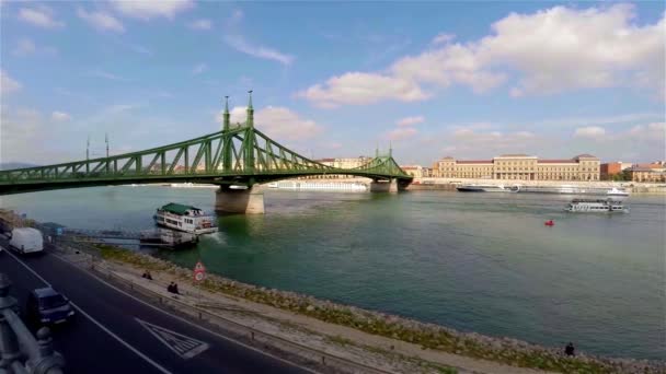 Brug Aan Donau Boedapest Hongarije Neergeschoten Uhd — Stockvideo