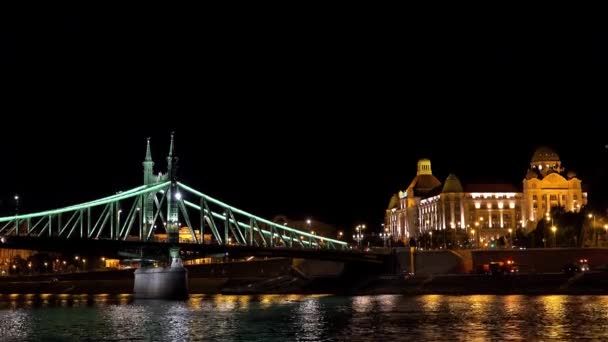 Ponte Rio Danúbio Budapeste Hungria Boa Noite Luzes Tiros Uhd — Vídeo de Stock