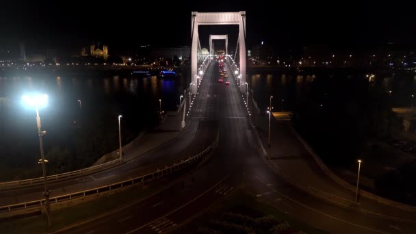 Puente Sobre Río Danubio Budapest Hungría Buenas Noches Luces Disparo — Vídeo de stock