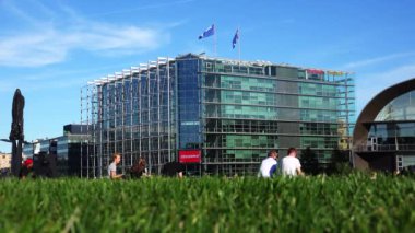 Helsinki. Manzaralar. Şehir sokakları. Finlandiya. 4K, UHD 'de çekilmiş.