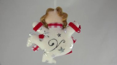 Noel Oyuncağı. Bebek. 4K, UHD 'de çekilmiş. Gerçek zamanlı..