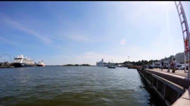 Liman, Helsinki 'deki liman. 4K, UHD 'de çekilmiş.