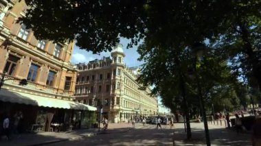 HELSINKI, FINLAND - YAZ 2015 Helsinki. Manzaralar. Şehir sokakları. Finlandiya. 4K, UHD 'de çekilmiş.