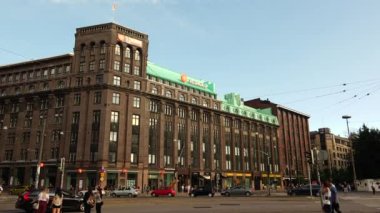 Helsinki. Manzaralar. Şehir sokakları. Finlandiya. 4K, UHD 'de çekilmiş.