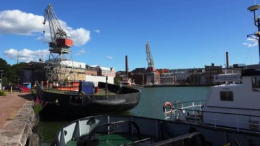 Liman, Helsinki 'deki liman. 4K, UHD 'de çekilmiş.