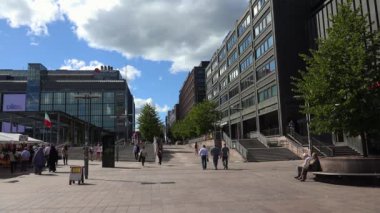 Helsinki. Manzaralar. Şehir sokakları. Finlandiya. 4K, UHD 'de çekilmiş.