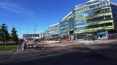 Helsinki. Manzaralar. Şehir sokakları. Finlandiya. 4K, UHD 'de çekilmiş.