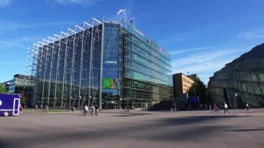 Helsinki. Manzaralar. Şehir sokakları. Finlandiya. 4K, UHD 'de çekilmiş.