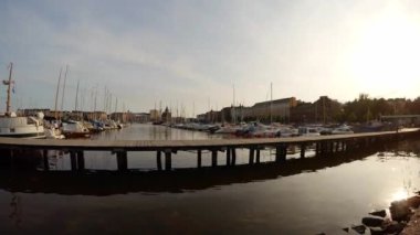 Liman, Helsinki 'deki liman. 4K, UHD 'de çekilmiş.