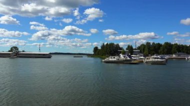 Liman, Helsinki 'deki liman. 4K, UHD 'de çekilmiş.