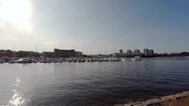 Liman, Helsinki 'deki liman. 4K, UHD 'de çekilmiş.