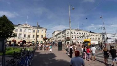 HELSINKI, FINLAND - YAZ 2015 Helsinki. Manzaralar. Şehir sokakları. Finlandiya. 4K, UHD 'de çekilmiş.