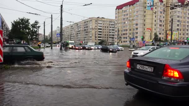 Saint Petersburg Oroszország 2015 Június Erős Eső Árvíz Elem Péterváron — Stock videók