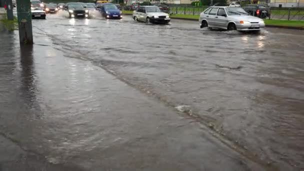 Saint Petersburg Oroszország 2015 Június Erős Eső Árvíz Elem Péterváron — Stock videók