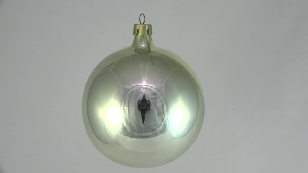 Christmas Toy Shiny Mirror Ball Shot Uhd Real Time — Stock Video