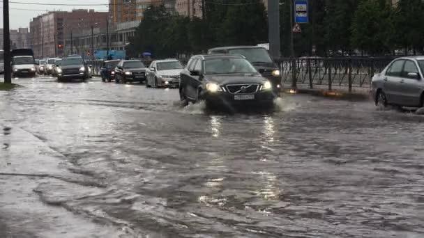 Saint Petersburg Oroszország 2015 Június Erős Eső Árvíz Elem Péterváron — Stock videók