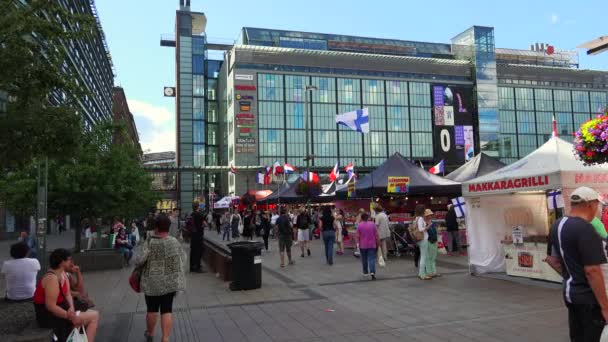 Helsinki Finland Yaz 2015 Pazar Helsinki Sokakta Ticaret Meydan Içinde — Stok video
