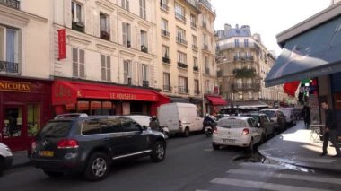 Paris mi? Mimarlık, eğlence, eski evler, sokaklar ve mahalleler. İkonik yerler. 4K, UHD 'de çekilmiş.