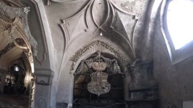 Ossuary, Kostnice, Çek Cumhuriyeti, Kutna Hora, Sedlec. 4K 'de video, UHD. Gerçek zamanlı..