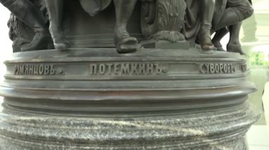 Catherine II, anıt. Puşkin. Catherine Park. Tsarskoye Selo. Mimari. Anıtlar. Saraylar. 4K 'da video, UHD