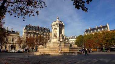 Paris 'teki Saint-Sulpice Kilisesi. Fransa. 4K, UHD 'de çekilmiş.