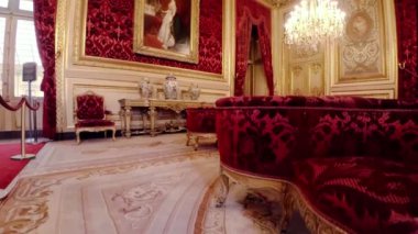 Paris 'teki Louvre Müzesi' nde III. Napolyon 'un daireleri. Fransa. 4K 'da video, UHD