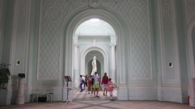 Grotto. Puşkin. Catherine Park. Tsarskoye Selo. Mimari. Anıtlar. Saraylar. 4K 'da video, UHD
