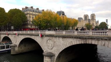 Notre Dame Katedrali Paris. Fransa. 4K, UHD
