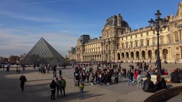 Louvre Célèbre Musée Art Paris Pyramide France Vidéo Uhd — Video