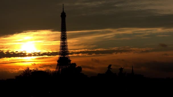 Paris Teki Eyfel Kulesi Gün Batımı Fransa Uhd Çekilmiş — Stok video