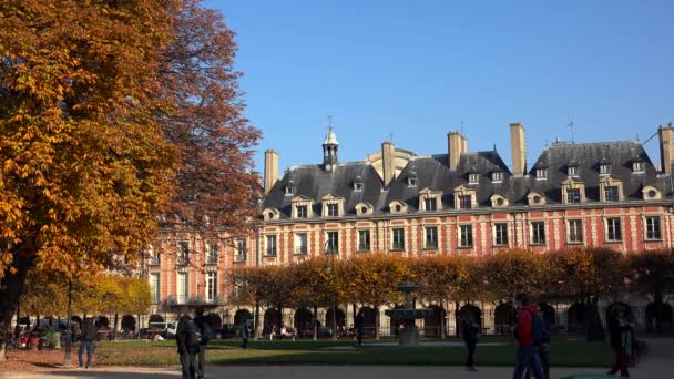 Place Des Vosges Paris França Vídeo Uhd — Vídeo de Stock