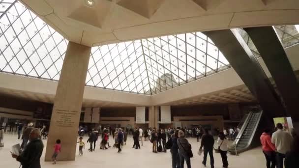 Hall Entrada Museu Louvre Paris França Vídeo Uhd — Vídeo de Stock