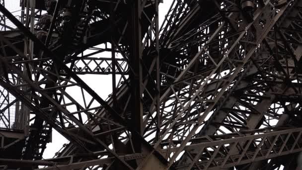 Підтримка Ейфелевої Вежі Парижі Франція Розстріляний Uhd — стокове відео