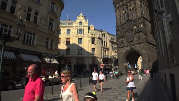 プラハ チェコ共和国 2015年夏 プラハのパウダータワー チェコ共和国 Uhdでのビデオ — ストック動画