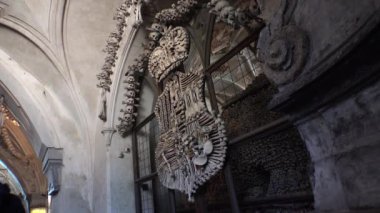 Ossuary, Kostnice, Çek Cumhuriyeti, Kutna Hora, Sedlec. 4K 'de video, UHD. Gerçek zamanlı..