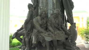 Catherine II, anıt. Puşkin. Catherine Park. Tsarskoye Selo. Mimari. Anıtlar. Saraylar. 4K 'da video, UHD