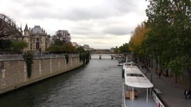Notre Dame Katedrali Paris. Fransa. 4K, UHD