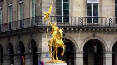 Paris 'teki Jeanne d' Arc anıtı. 4K 'da video, UHD