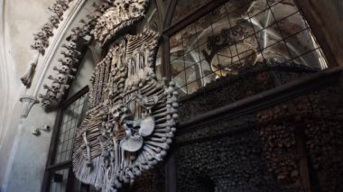 Ossuary, Kostnice, Çek Cumhuriyeti, Kutna Hora, Sedlec. 4K 'de video, UHD. Gerçek zamanlı..