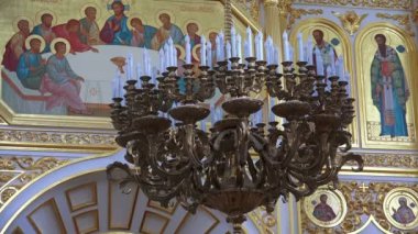 Ortodoks kilisesinin içi. 4K 'da video, UHD