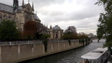 Notre Dame Katedrali Paris. Fransa. 4K, UHD