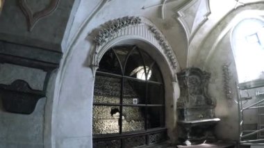 Ossuary, Kostnice, Çek Cumhuriyeti, Kutna Hora, Sedlec. 4K 'de video, UHD. Gerçek zamanlı..