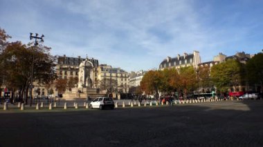 Paris 'teki Saint-Sulpice Kilisesi. Fransa. 4K, UHD 'de çekilmiş.