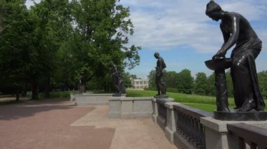 Granit teras. Puşkin. Catherine Park. Tsarskoye Selo. Mimari. Anıtlar. Saraylar. 4K 'de video, UHD. Gerçek zamanlı..